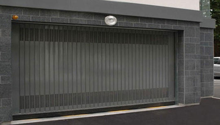 Porte basculante residence garage SFI Bretagne